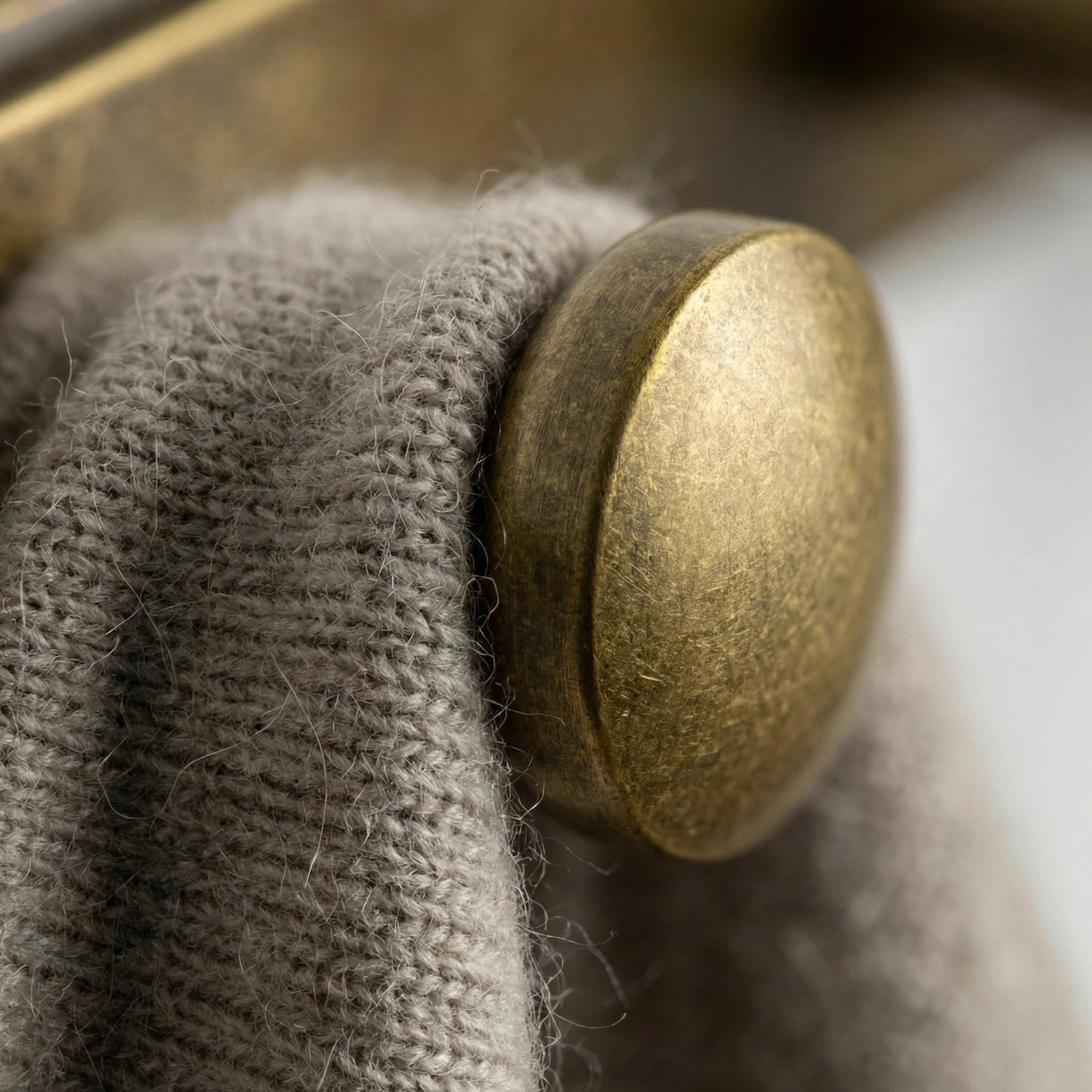 Goo-Ki Antique Brass Coat Rack Wall Mount, Heavy Duty Zinc Wall Mounted Coat Hooks with Escutcheon Backplate, Vintage Hat and Towel Hanger Rail for Entryway, Bathroom and Mudroom (5 Hooks)