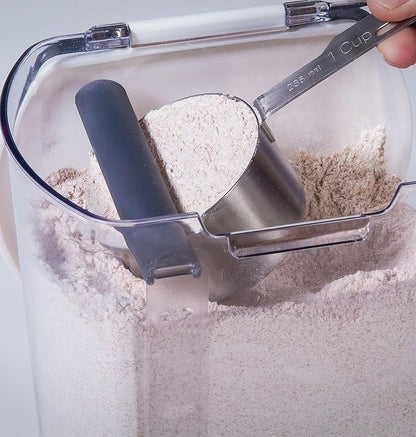 ProKeeper Flour Storage Container, 4-Quart Capacity, Includes Leveling Bar for Mess-Free Measuring