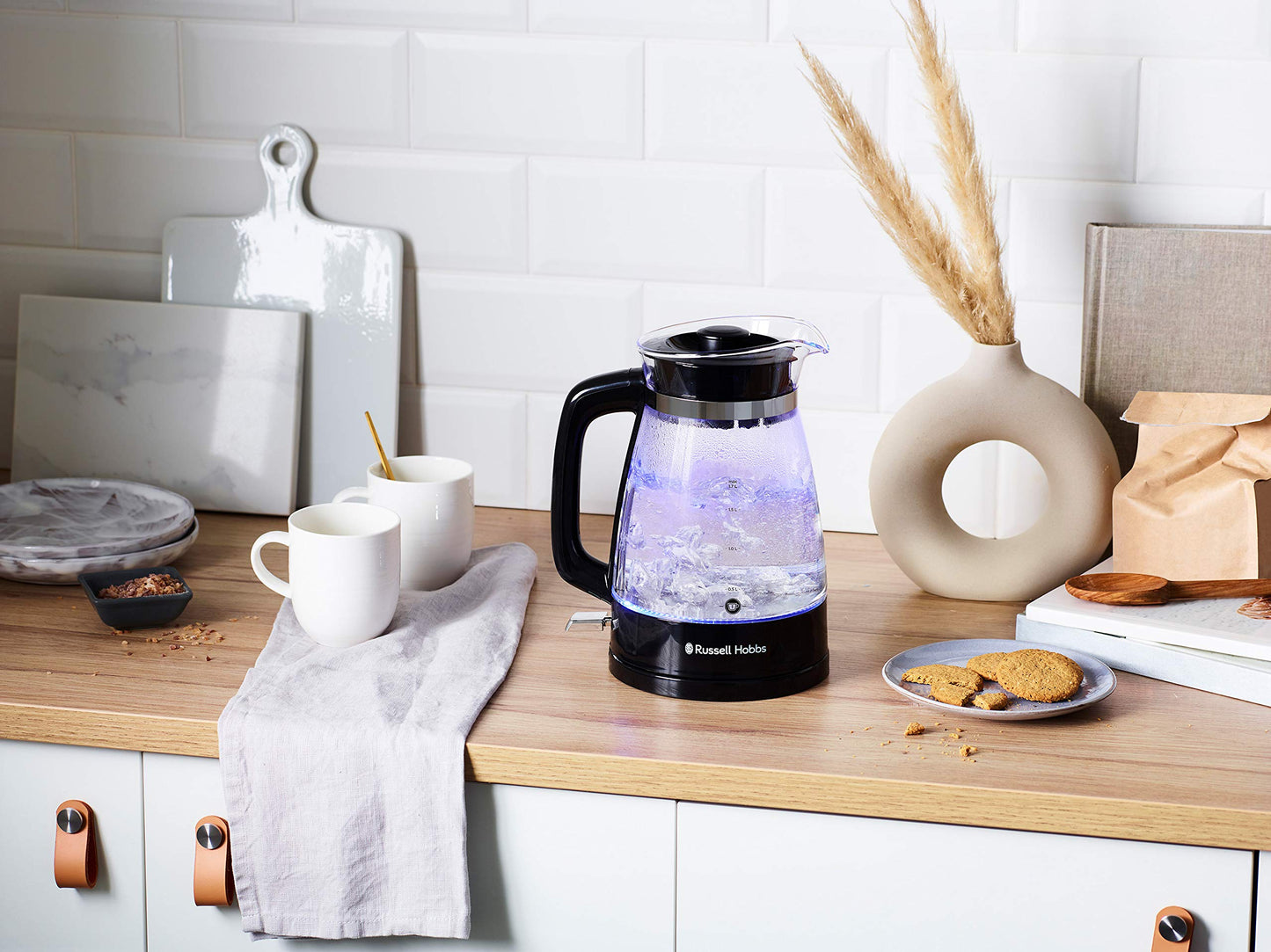 Russell Hobbs Kettle Glass [1.7 L, 2400 W, Optimised Design Spout Made of Glass, LED Lighting] Classic Design (Quick Boil Function, Removable Lid, Limescale Filter, Stainless Steel Base) 26080-70