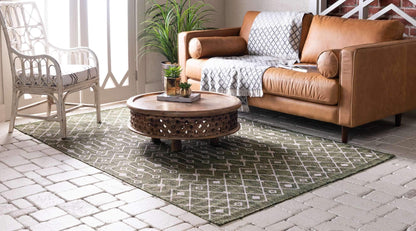 Unique Loom Outdoor Trellis Collection Area Rug - Tribal Trellis (6' 1" x 9' Rectangle, Green/ Natural)