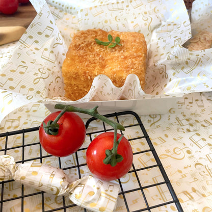 Suiwen 150 Gold and White Music Note Patterned Wax Paper, Food Picnic Greaseproof Paper, Waterproof Dry Hamburger Liners Wrapping Tissue for Plastic Food Basket