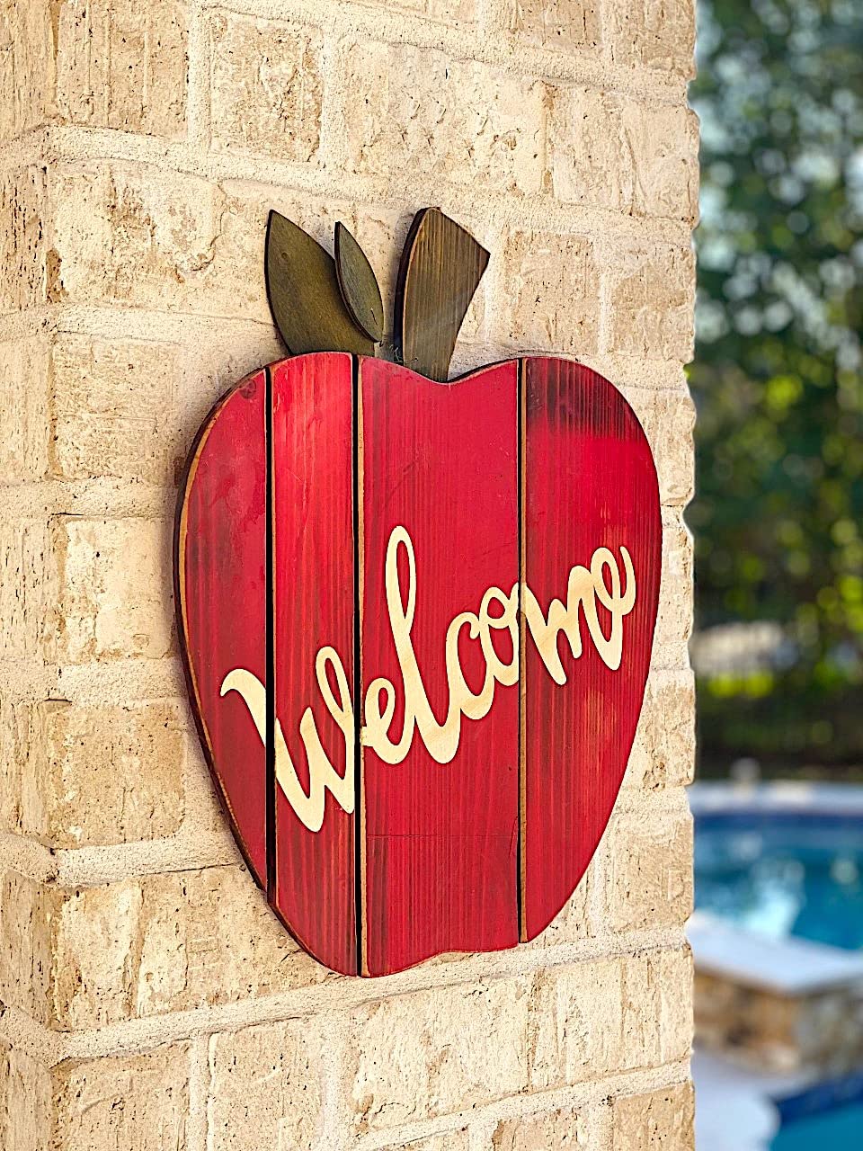 STC World Apple Welcome Wall Door Room Decor Hanging Wooden Art Home Office Indoor Outdoor (Red Apple Welcome)