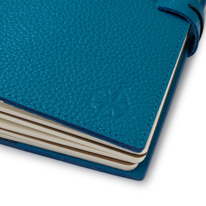 WANDERINGS A5 Travelers Notebook with Pockets, Blue Colour - Genuine Leather Journal, 6 x 8.5/15 x 22cm, Refillable Travel Journal to Capture All Life's Adventures, 120 GSM Blank Inserts