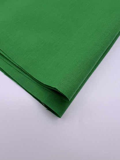 EOVEA - Cotton Polyester Fabric by The Yard – 60" Wide Broadcloth Fabric, Soft, Lightweight & Breathable Material for Lining, Curtains, Bedding, Skirts, Sewing Projects (Kelly Green,2 Yard)