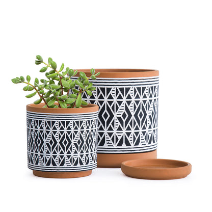 D'vine Dev Set of 2 Terracotta Pots, Diamond Pattern Planter Pot, 4 Inch and 6 Inch, Pot with Drainage Hole and Saucer, Terracotta/Black, 31-958-G-2