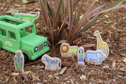 Jack Rabbit Creations 8-Piece Magnetic Safari Truck Playset – FSC Wood, Non-Toxic – Lion, Giraffe, Elephant, Zebra & Alligator – Motor Skills Toddler Toy, Ages 18 Months+