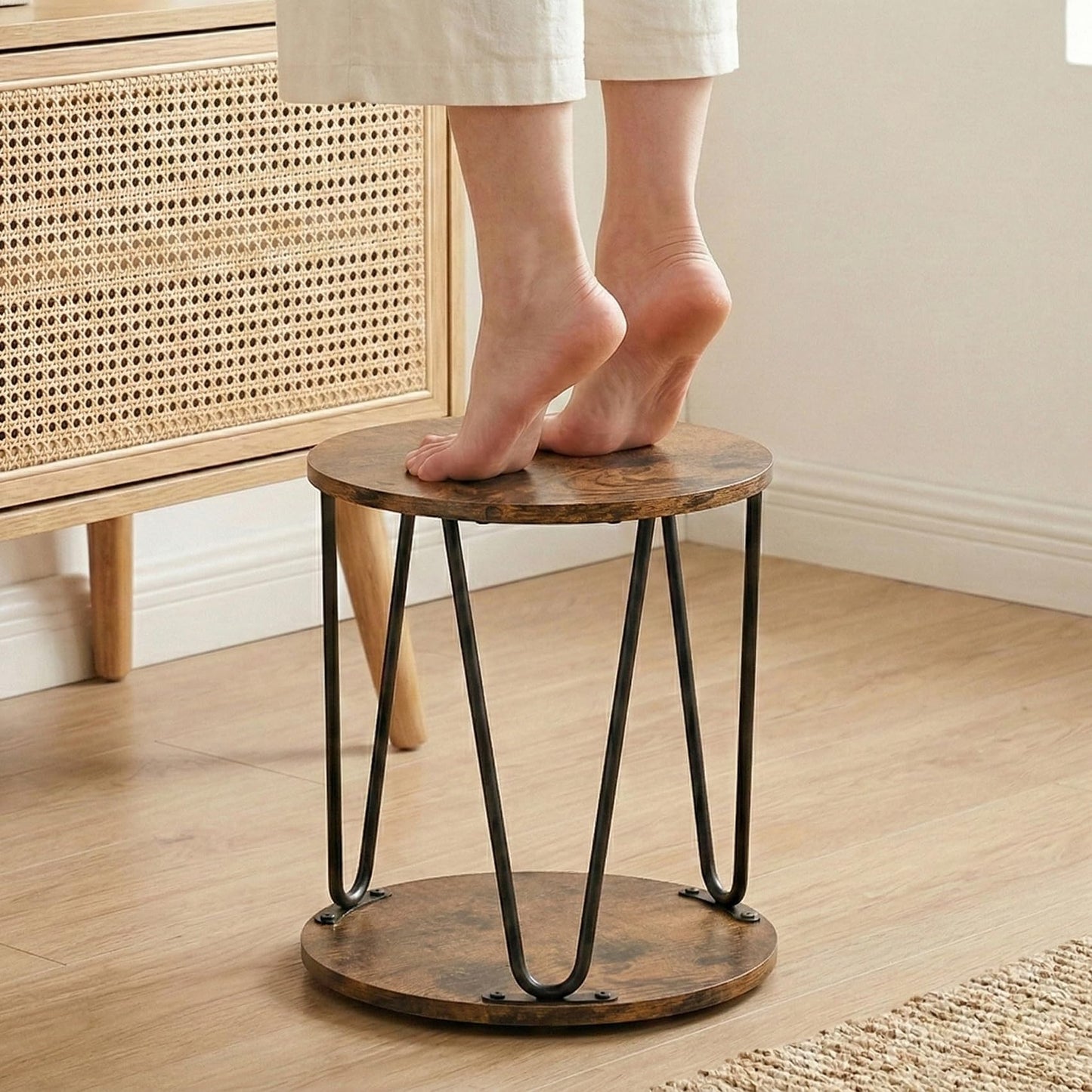 Masupu Round Wooden Step Stool, 11.8 inch Small Plant Stand, Non-Slip Step Stool, Single Plant Stand Indoor, Sturdy Footstool for Kitchen, Bathroom, Bedroom(Brown)