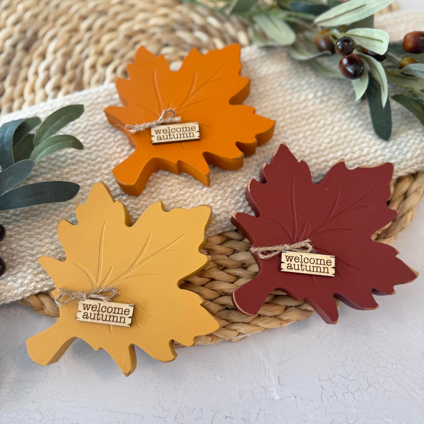 Fall Leaf Shelf Sitter, Chunky Wooden Autumn Decor for Tiered Tray Displays, Rustic Harvest Tabletop Accent Thanksgiving Mantel Decoration (Yellow)