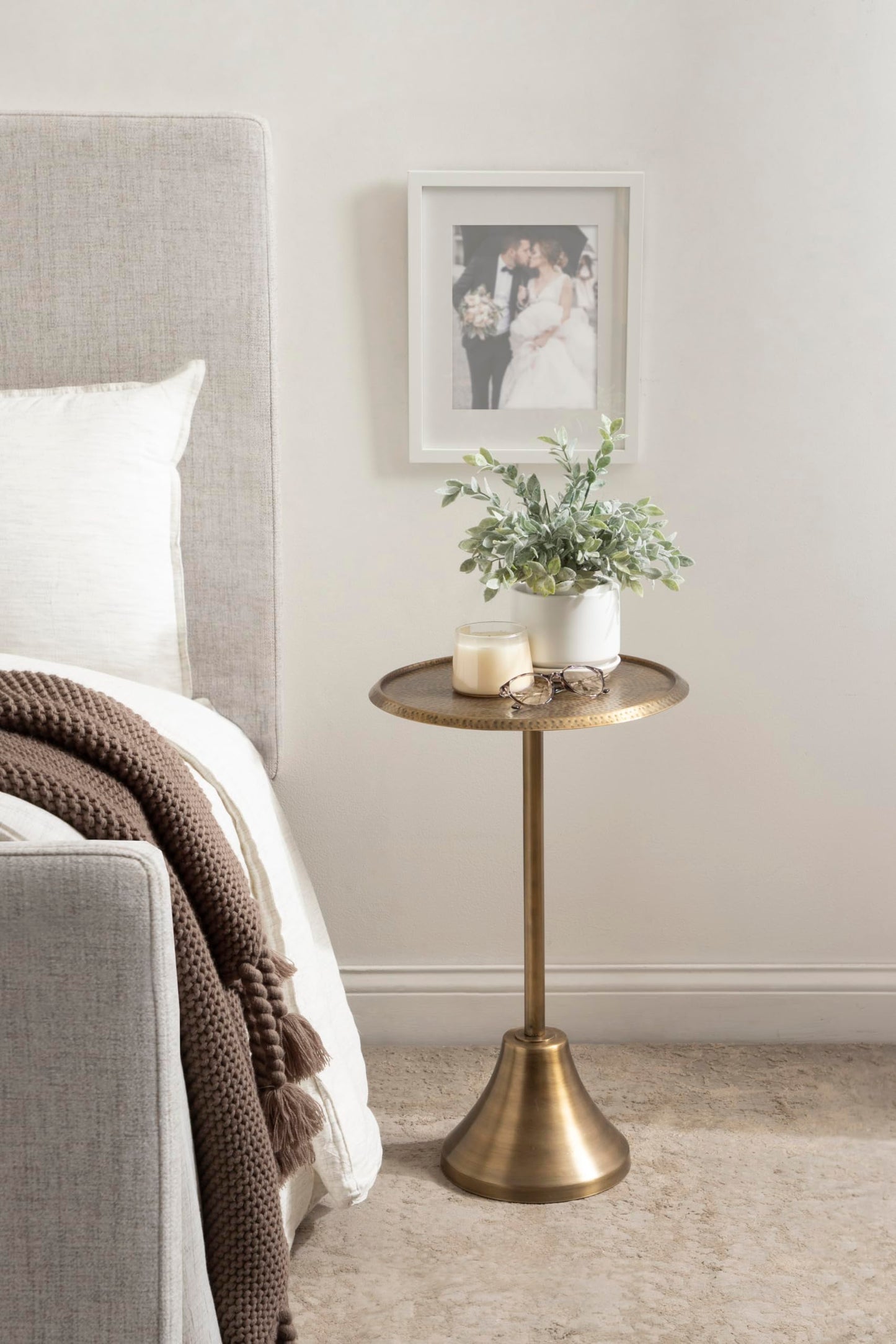 Kate and Laurel Sanzo Modern Round Pedestal Side Table, 15 x 15 x 24, Gold, Decorative End Table with Hammered Tabletop for Use as a Bedroom Nightstand or Living Room Accent