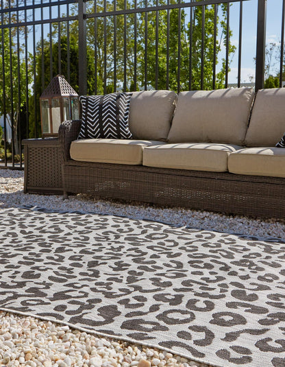 Unique Loom Outdoor Safari Collection Area Rug - Leopard (3' 3" x 5' 3" Rectangle, Light Gray/ Gray)