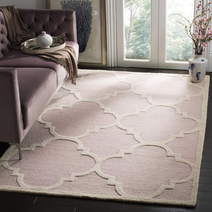 SAFAVIEH Cambridge Collection 6' x 9' Light Pink / Ivory CAM140M Handmade Moroccan Trellis Premium Wool Area Rug