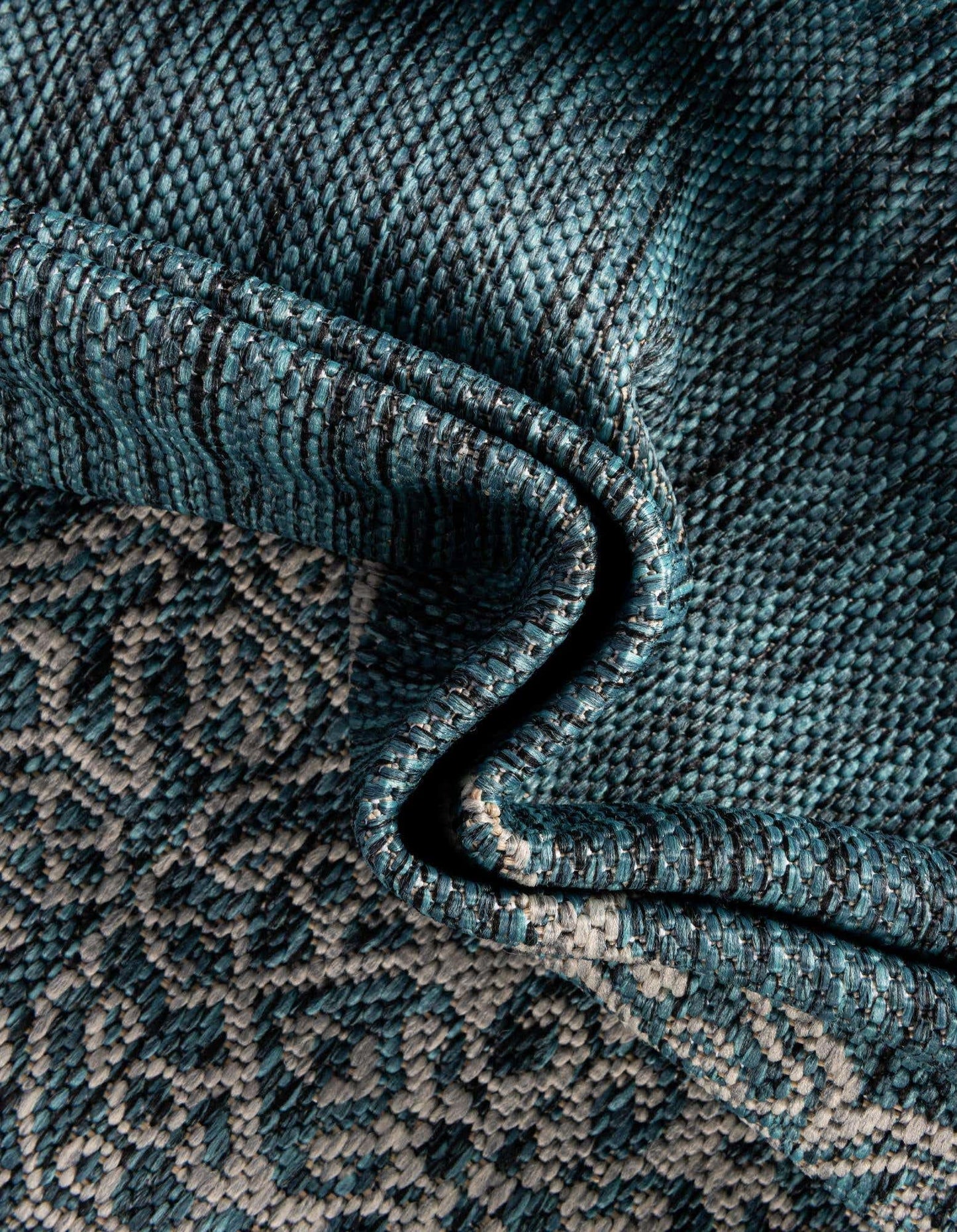 Unique Loom Outdoor Traditional Collection Area Rug - Antique (5' 3" Round Teal/Ivory)