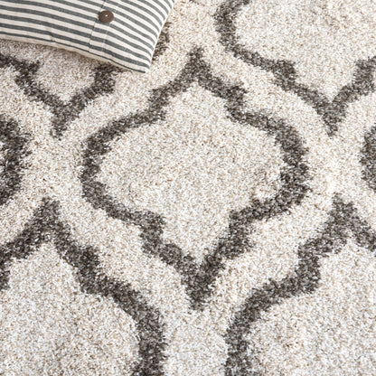 SAFAVIEH Hudson Shag Collection Accent Rug - 4' x 6', Ivory & Grey, Moroccan Design, Non-Shedding & Easy Care, 2-inch Thick Ideal for High Traffic Areas in Entryway, Living Room, Bedroom (SGH284A)