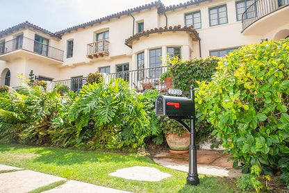 Architectural Mailboxes Roxbury Post Mount Mailbox, Black, Large | Galvanized steel build for outside with rust-resistant powder-coat finish and a magnetic door closure. USPS approved.