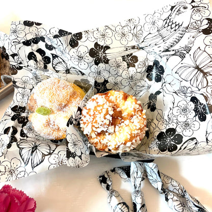 Suiwen 150pcs Summer Black and White Floral Wax Paper Sheets Sandwich Wrapping Paper, Greaseproof Wrap Parchment Papers Air Fryer Disposable Liner Food Basket Liners for Outdoor Picnic