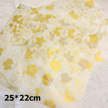 150pcs Gold and White Floral and Birds Patterned Wax Paper Sheets Sandwich Wrapping Paper, Greaseproof Wrap Parchment Air Fryer Disposable Paper Liner Food Basket Liners for Outdoor Picnic