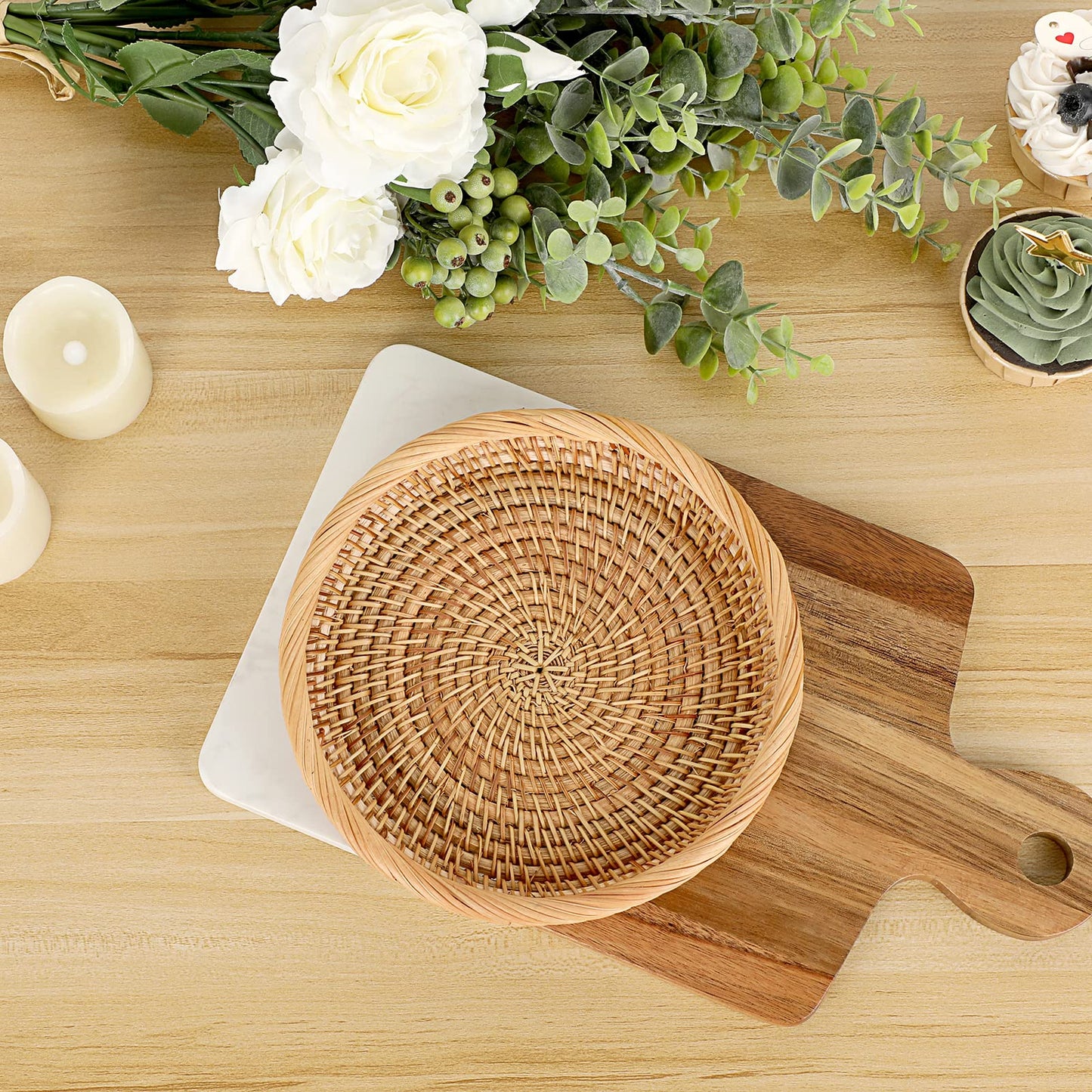 Hipiwe Set of 3 Key Basket Bowl for Entryway Woven Wicker Storage Basket Bowl Round Rattan Serving Basket Tray Fruit Snacks Candy Organizer Bowl for Keys Wallet Cell Phone Home Decor