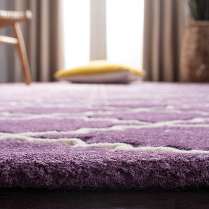SAFAVIEH Chatham Collection 2'3" x 5' Purple / Ivory CHT721F Handmade Trellis Premium Wool Accent Rug