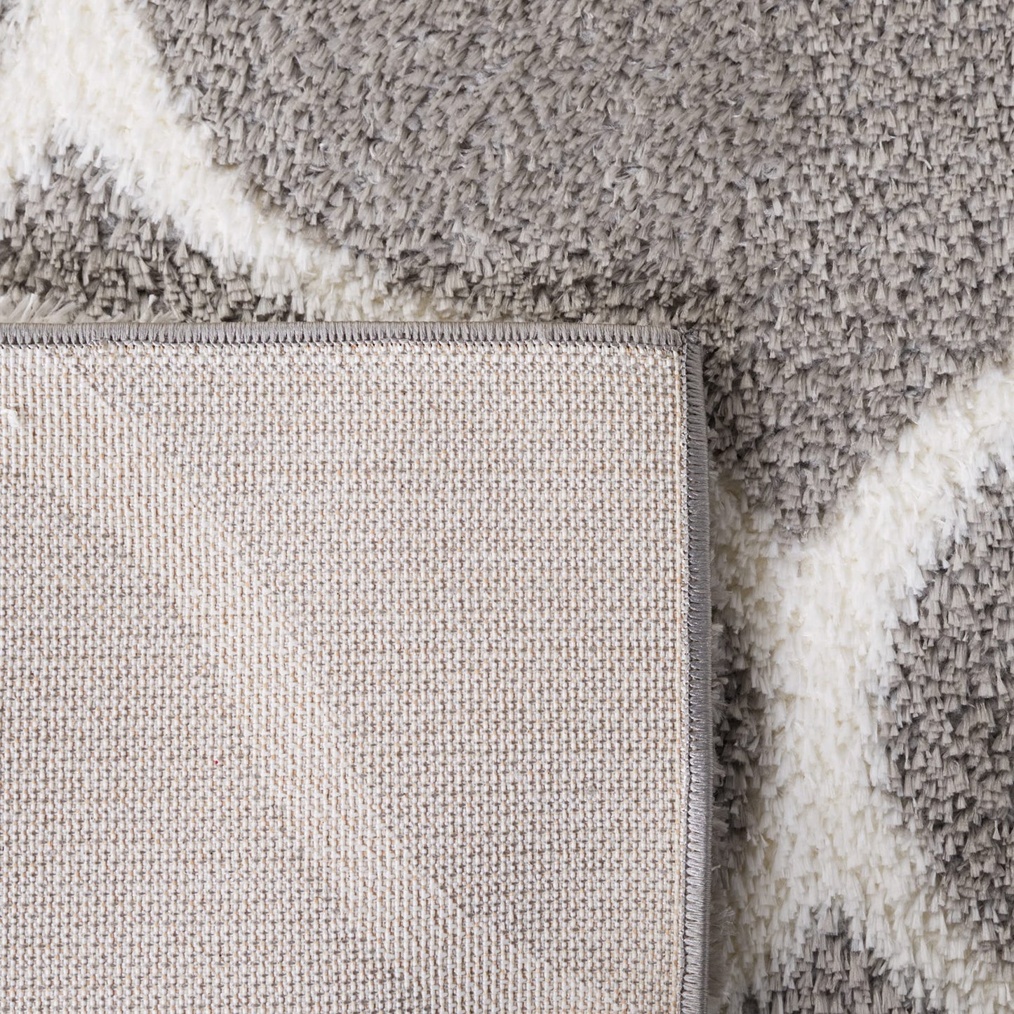 SAFAVIEH Tahoe Shag Collection Area Rug - 5' x 7', Grey & White, Trellis Design, Non-Shedding & Easy Care, 1.2-inch Thick Ideal for High Traffic Areas in Living Room, Bedroom (THO677H)