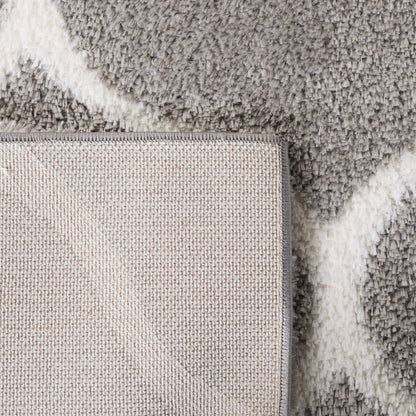 SAFAVIEH Tahoe Shag Collection Area Rug - 5' x 7', Grey & White, Trellis Design, Non-Shedding & Easy Care, 1.2-inch Thick Ideal for High Traffic Areas in Living Room, Bedroom (THO677H)