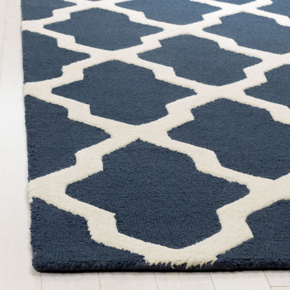 SAFAVIEH Cambridge Collection Runner Rug - 2'6" x 8', Navy Blue & Ivory, Handmade Trellis Wool, Ideal for High Traffic Areas in Living Room, Bedroom (CAM121G)