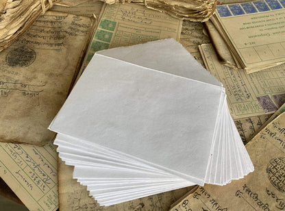 Wanderings Handmade White Deckle Edge Envelope - Medium Size 5.25" x 7.25" Package of 25 - for Save the Dates, Wedding Invitations, Calligraphy, Letterpress - 150 GSM