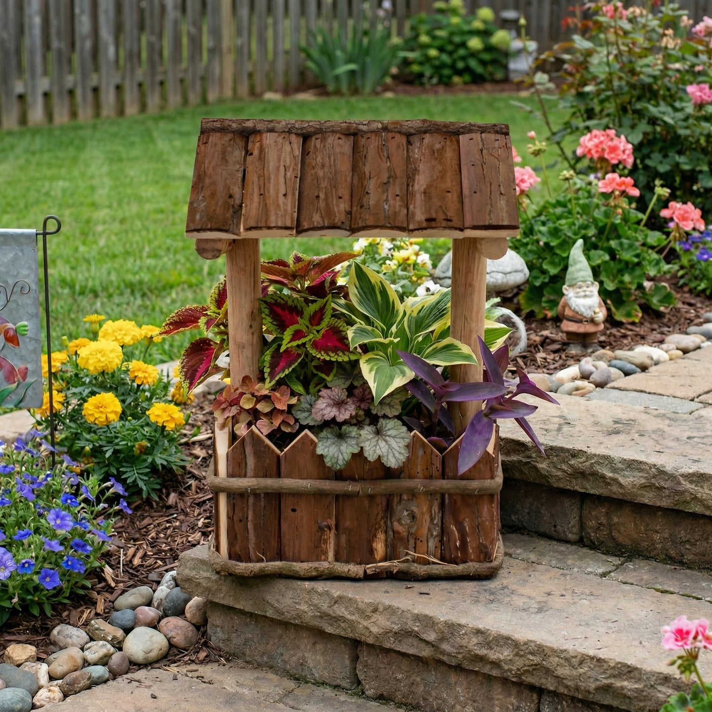 HORTICAN Mini Wooden Wishing Well Planter, Rustic Tabletop Succulent Holder, Farmhouse Plant Decor Gift for Shelf, Porch, Balcony & Indoor Display, 13x9.25x5.7 in