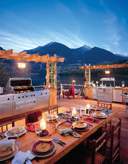 Outdoor Kitchens: Ideas for Planning, Designing, and Entertaining (Creative Homeowner) Over 300 Photos and Advice on Location, Size, Features, Appliances, Cost, Heating, Cooling, Furniture, and More