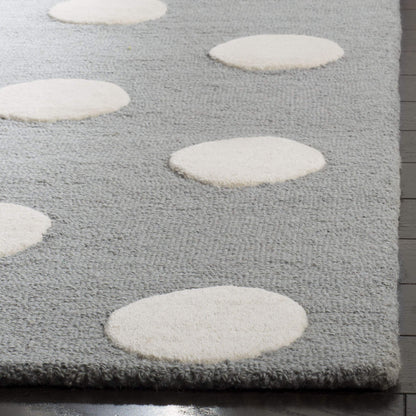 SAFAVIEH Area Rug 8x10 - Kids Collection - Large - Grey & Ivory, Handmade Wool, Polka Dot Pattern, Ideal for Bedroom, Playroom, Nursery, Boys & Girls Room (SFK904C)