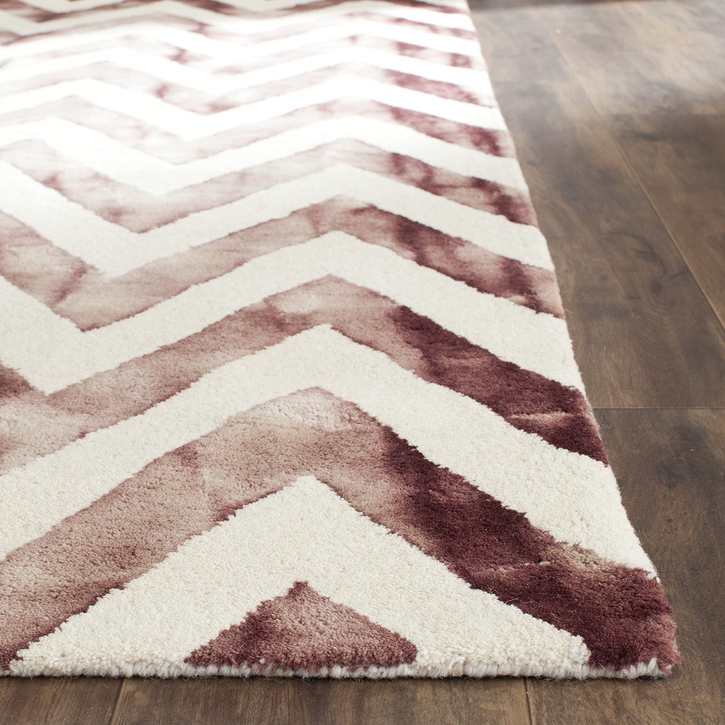 SAFAVIEH Dip Dye Collection 3' x 5' Ivory / Maroon DDY715I Handmade Chevron Watercolor Premium Wool Area Rug