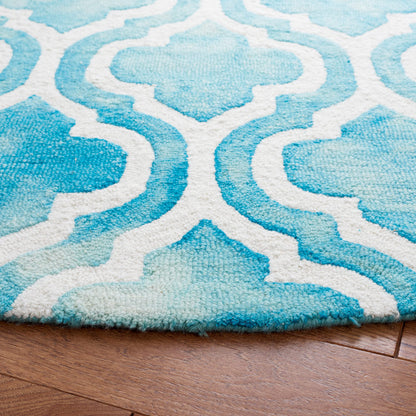 SAFAVIEH Dip Dye Collection Area Rug - 5' Round, Turquoise & Ivory, Handmade Moroccan Watercolor Wool, Ideal for High Traffic Areas in Living Room, Bedroom (DDY537D)