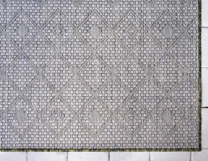 Unique Loom Outdoor Trellis Collection Area Rug - Tribal Trellis (6' 1" x 9' Rectangle, Green/ Natural)