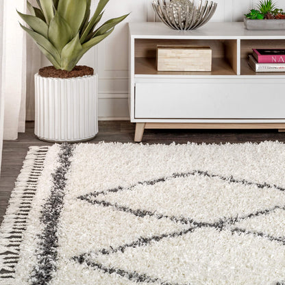 JONATHAN Y Mercer Shag Plush Tassel Cream/Gray Indoor Area Rug, 5x8, Moroccan Geometric Trellis, Bohemian, Easy-Cleaning for Living Room, Bedroom, Kitchen, Pet Friendly, Non-Shedding (MCR103B-5)