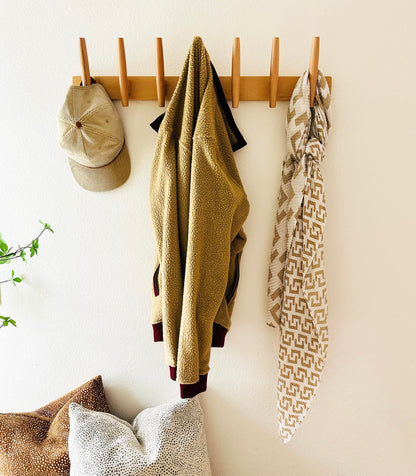 Flynt Ave. Wooden Wall Hook Rack with 7 Hooks, Solid Natural Wood Coat Rack, Mid-Century Modern Boho Wall Mounted Organizer, Heavy-Duty Entryway Storage, Heavy-Duty 22 lb Capacity