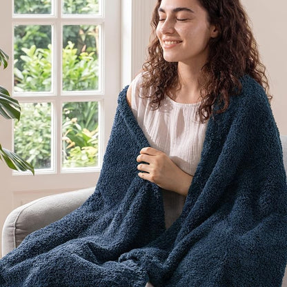 Exclusivo Mezcla Fleece King Size Bed Blanket, Ultra Soft, Lightweight and Fuzzy Navy Blue Blanket for Women, Home Decor, 90x104 Inches