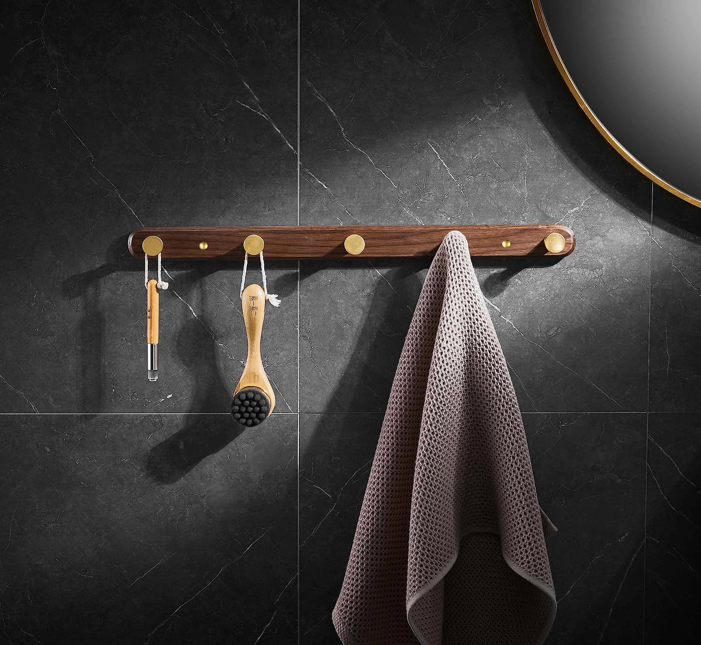 SARIHOSY Wall Mounted Coat Rack, Entryway Hanging Coat Rack, Metal Wood Coat Rail with 5 Rustic Hooks Rail for Coat, Scarf, Bag, Towel, Key, Cap, Hat, Walnut Gold Matt
