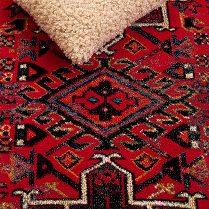 SAFAVIEH Vintage Hamadan Collection Area Rug - 5'3" x 7'6", Red & Multi, Traditional Persian Design, Non-Shedding & Easy to Clean, Ideal for Living Room, Bedroom, Dining Space (VTH211A)