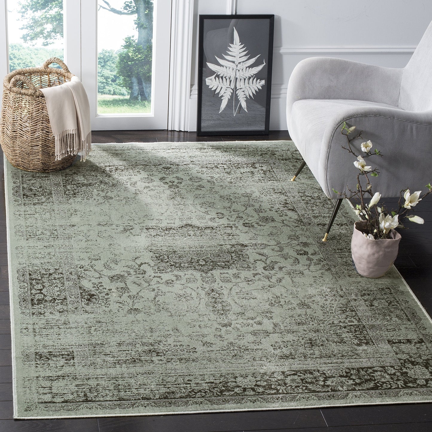 SAFAVIEH Vintage Collection Accent Rug - 4' x 5'7", Spruce, Oriental Medallion Distressed Viscose Design, Ideal for High Traffic Areas in Entryway, Living Room, Bedroom (VTG113-2111)