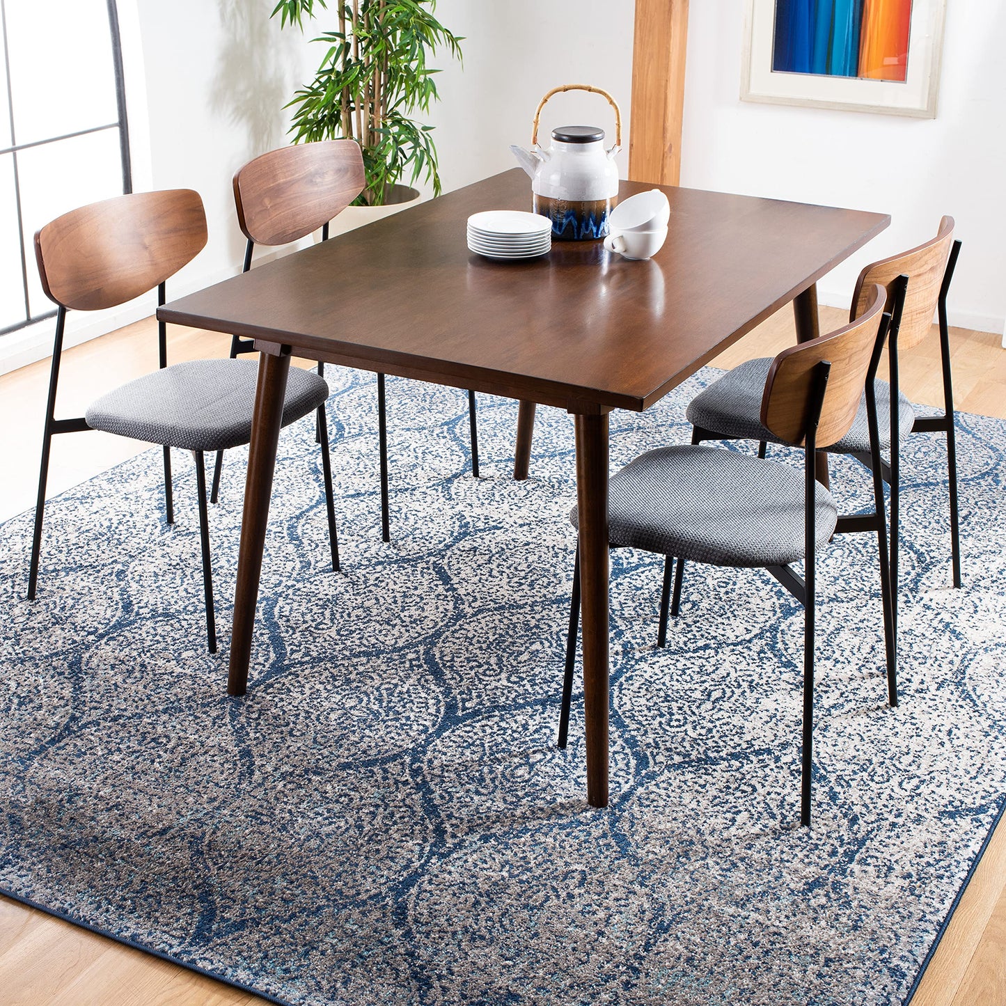 SAFAVIEH Madison Collection Area Rug - 6'7" x 9'2", Navy & Silver, Glam Ogee Trellis Distressed Design, Non-Shedding & Easy Care, Ideal for High Traffic Areas in Living Room, Bedroom (MAD604G)